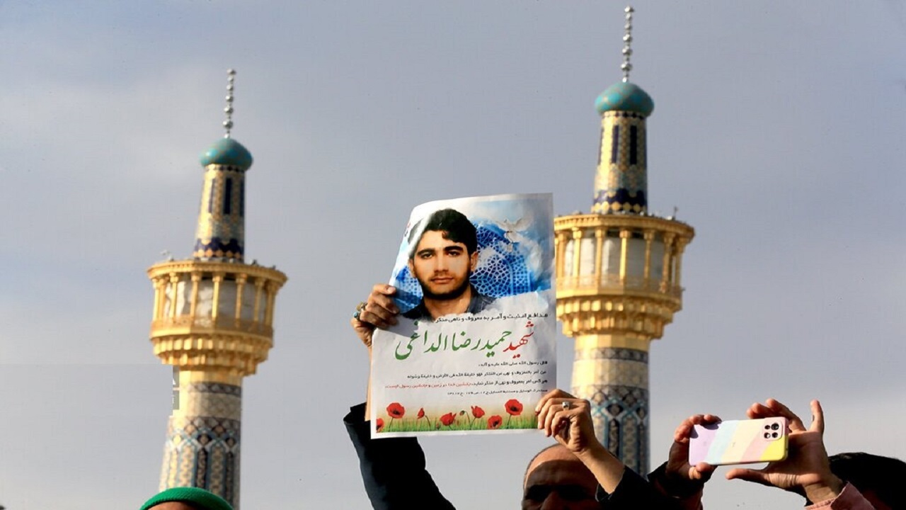 برگزاری مراسم تشییع پیکر شهید الداغی در مشهد مقدس + فیلم