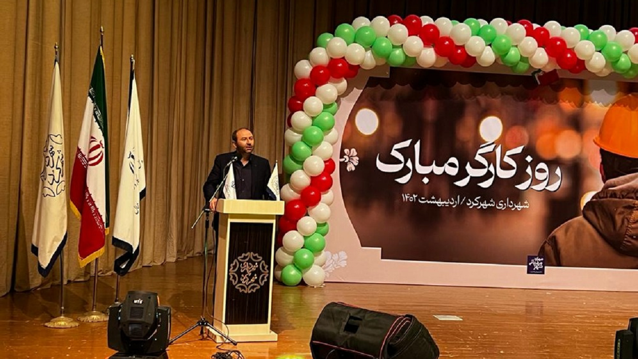 ارائه‌ خدمات مختلف از سوی کارگران بدون تعطیلی