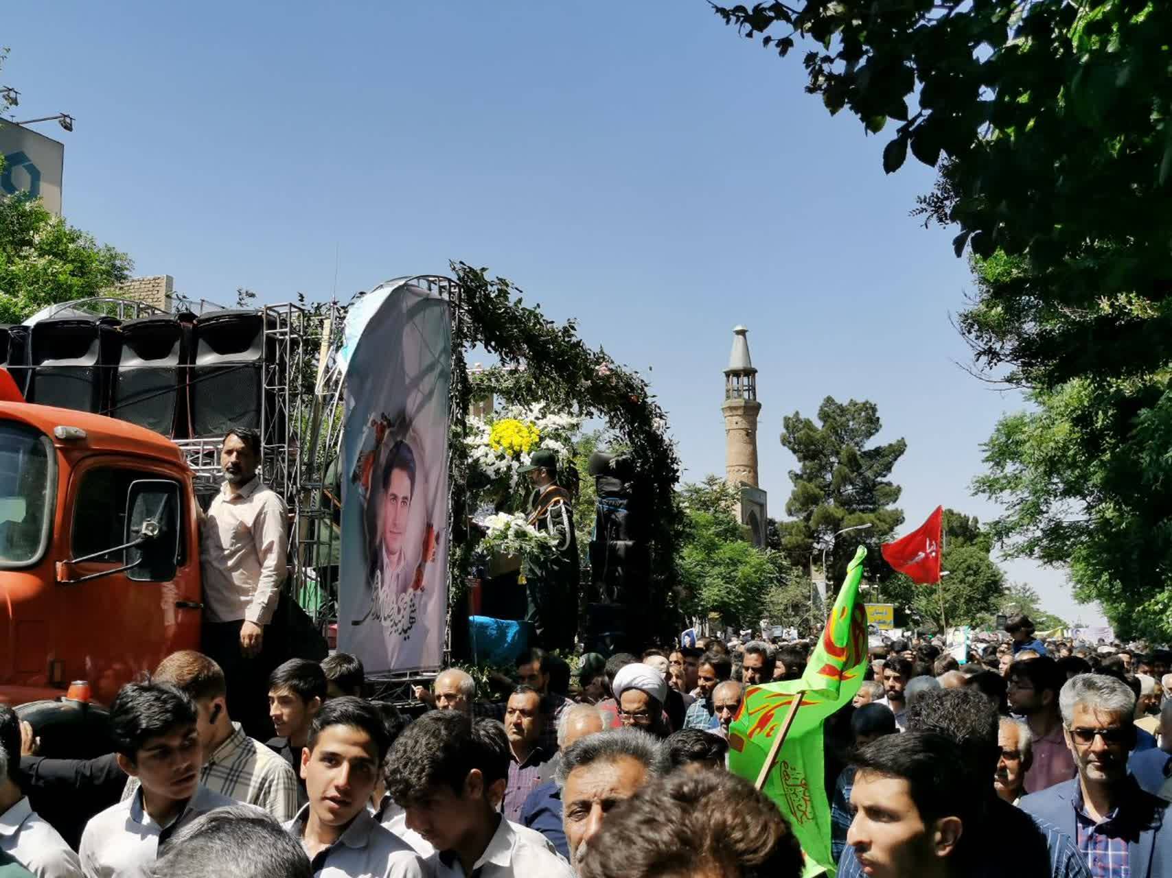 مراسم باشکوه تشییع شهید