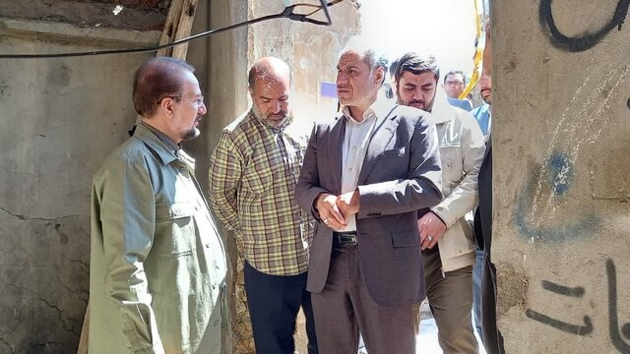 آغاز ساماندهی محله آقاجان کرمانشاه با تخریب واحد‌های مسکونی بلاصاحب