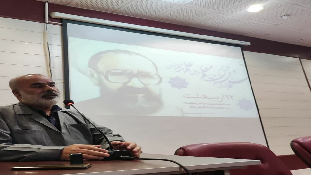 دانشگاه‌ها باید در حل مسائل روز جامعه پیش رو باشند