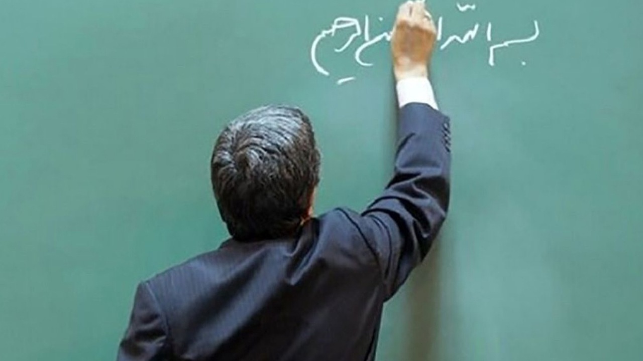 حاج قاسم، دانش آموز روستایی که مایه افتخار معلمش شد + فیلم