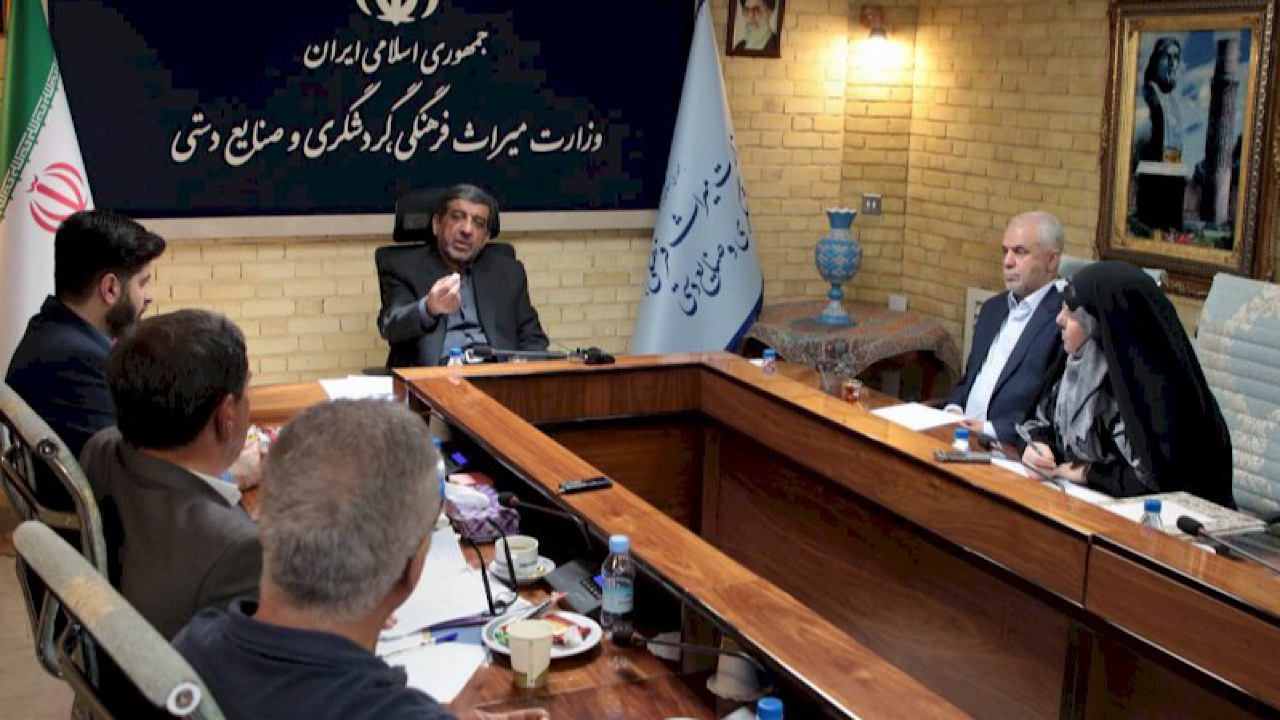 ایجاد مشوق برای رونق صادرات صنایع‌دستی مهم است