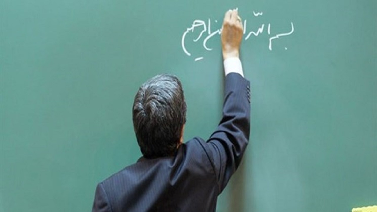 ویژه برنامه هفته معلم در یک هزار مدرسه استان سمنان برگزار می‌شود