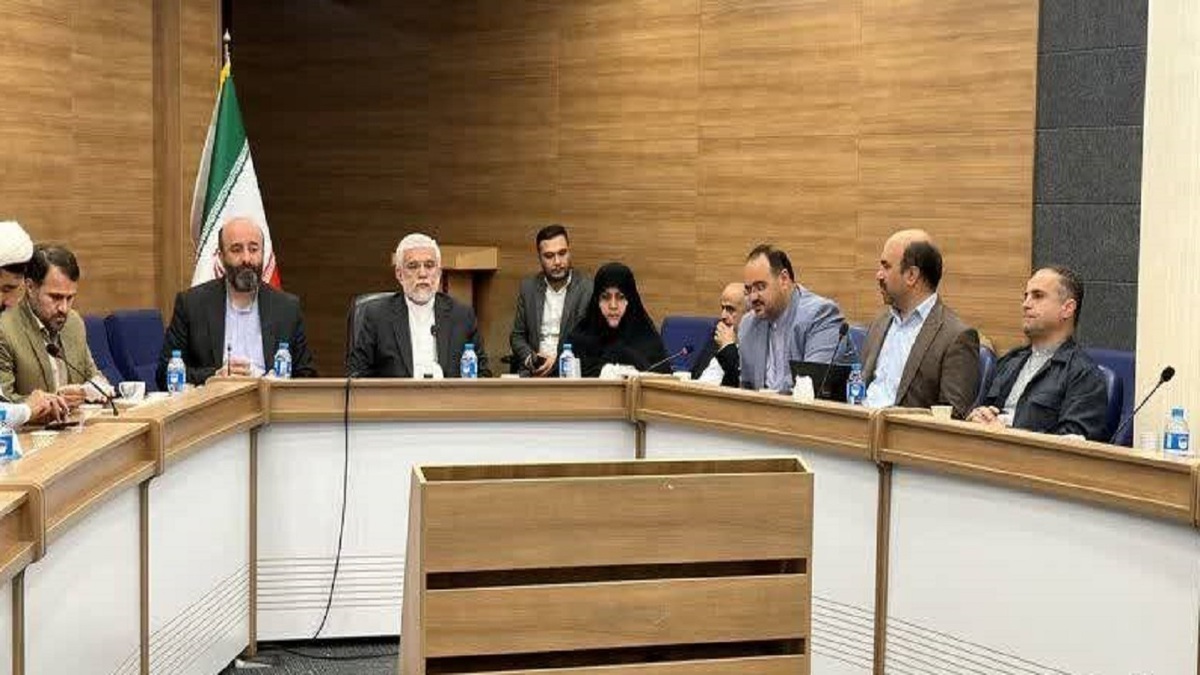 جامعه سلامت و خانواده محور باید دختران شاد داشته باشد + فیلم