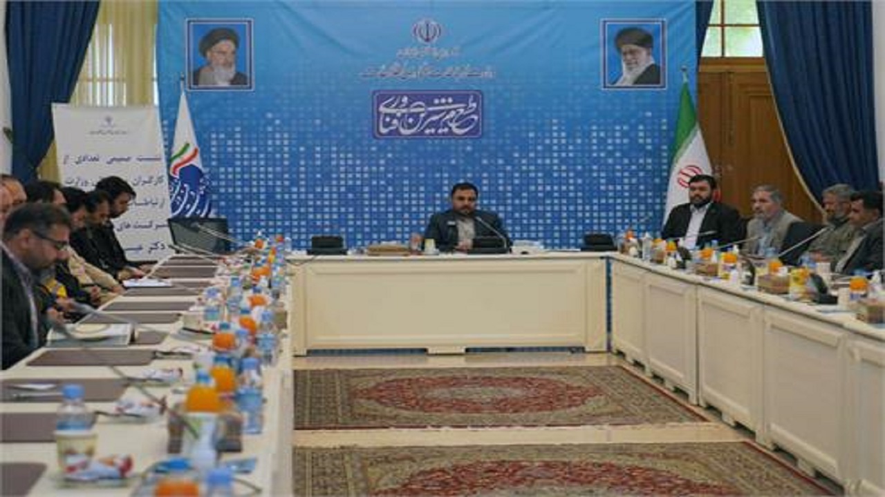 فعالیت و تلاش کارگران پشتوانه استقلال و خودکفایی کشور است