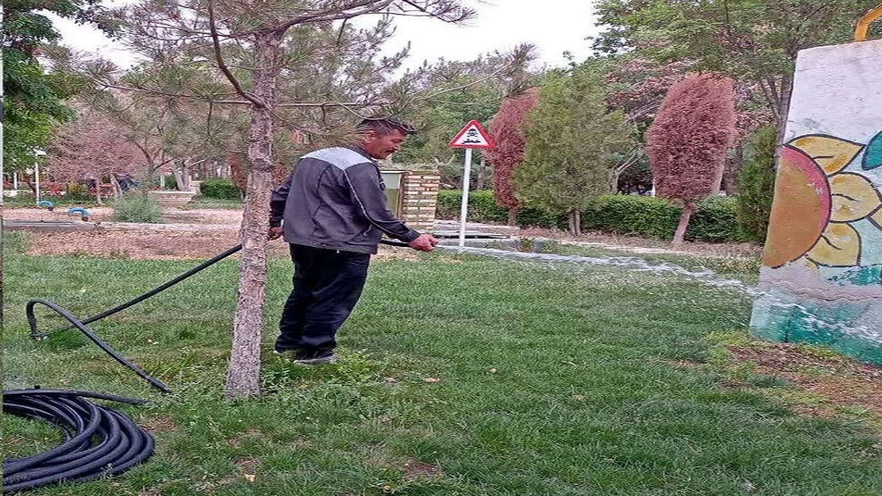 کارگر شهرداری رضویه مشهد کیف حاوی پول و طلا را به صاحبش بازگرداند