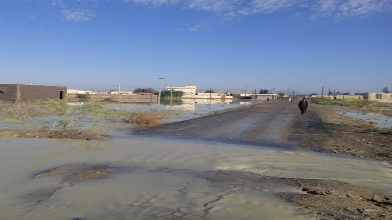 سیلاب مسیر ارتباطی ۴۱ روستای قصرقند را قطع کرد