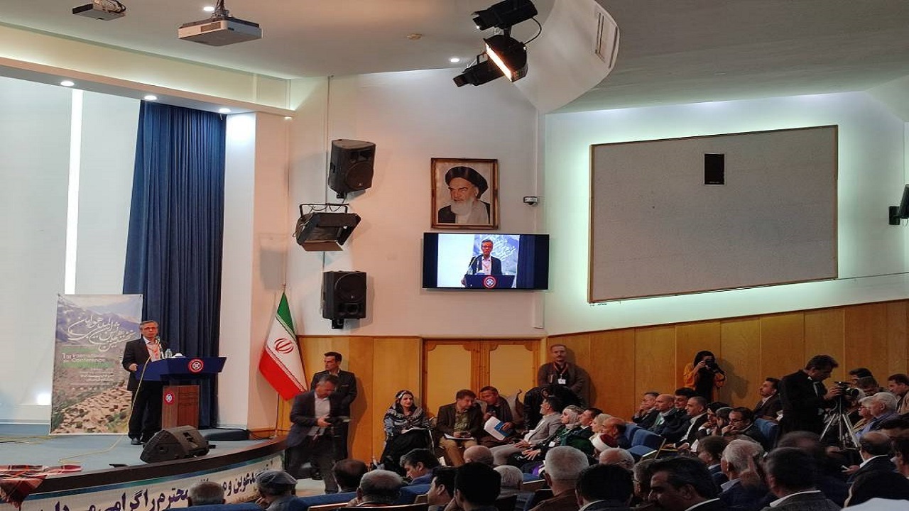 توسعه هورامان همراه با حفظ هویت آن یک اصل مهم است