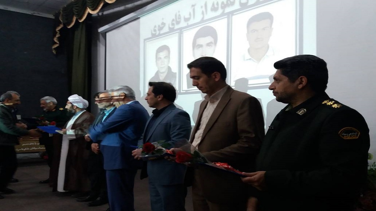 برگزاری همایش گرامیداشت روز کارگر و تجلیل از کارگران نمونه شهرستان خوی