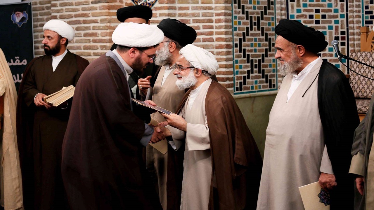 برگزاری مراسم تجلیل از اساتید حوزه علمیه مروی به مناسبت روز معلم + تصاویر