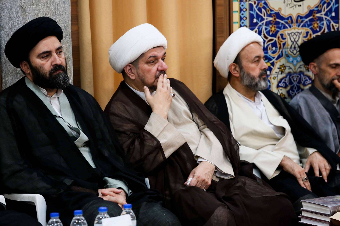 طلاب حوزه مروی در روز معلم