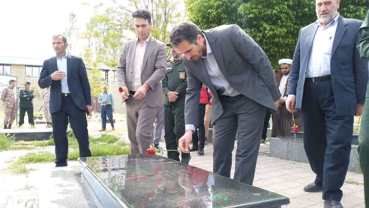 گلباران مزار شهدا