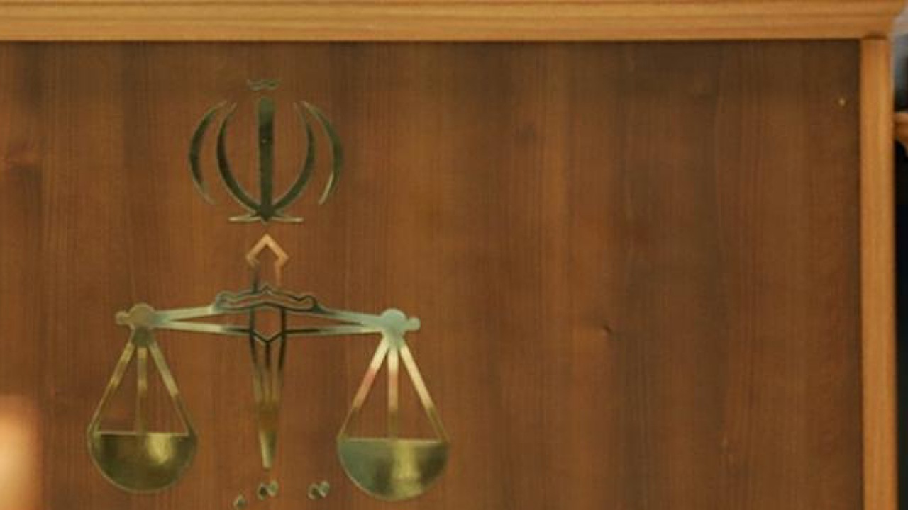 مدیران مسئول روزنامه‌های جهان صنعت و اعتماد جهت پاسخگویی و ارائه مستندات به دادسرا احضار شدند