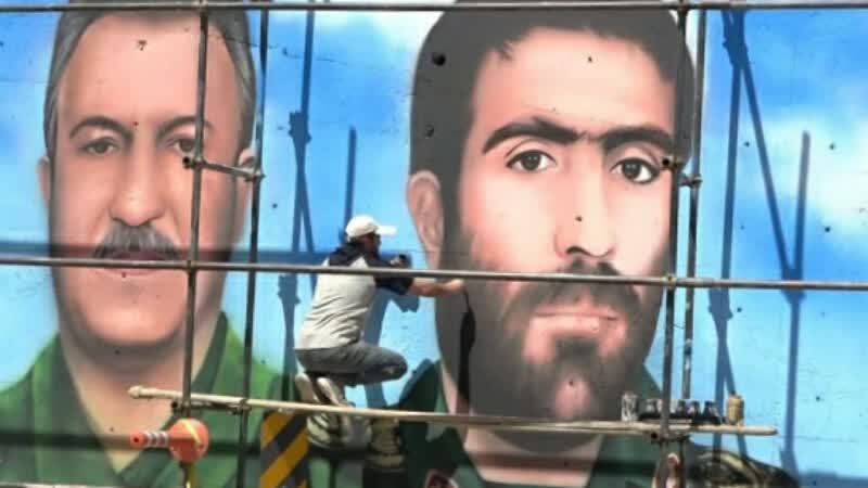 اجرای طرح دیوارنگاره سرداران شهید بویین میاندشت