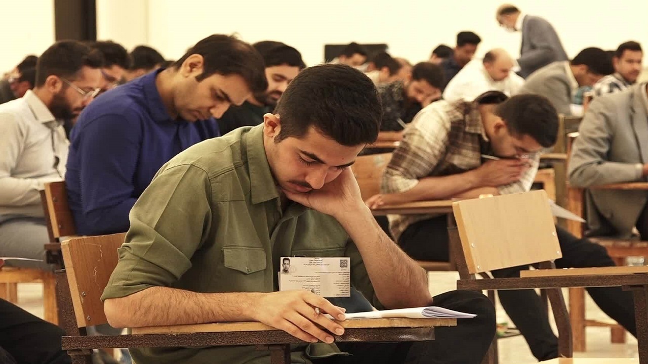 آزمون استخدامی بانک ملی در دانشگاه بیرجند برگزار شد