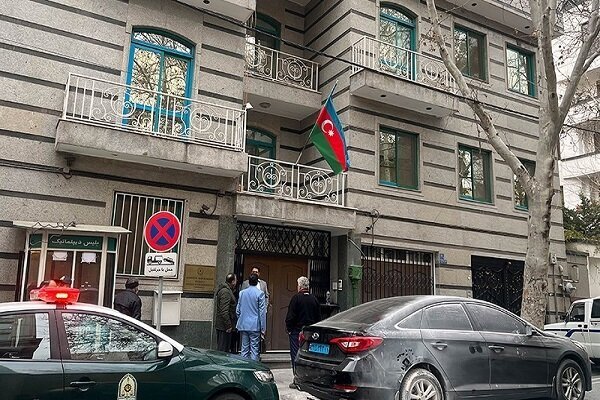 اخراج دیپلمات‌های جمهوری آذربایجان از ایران + فیلم