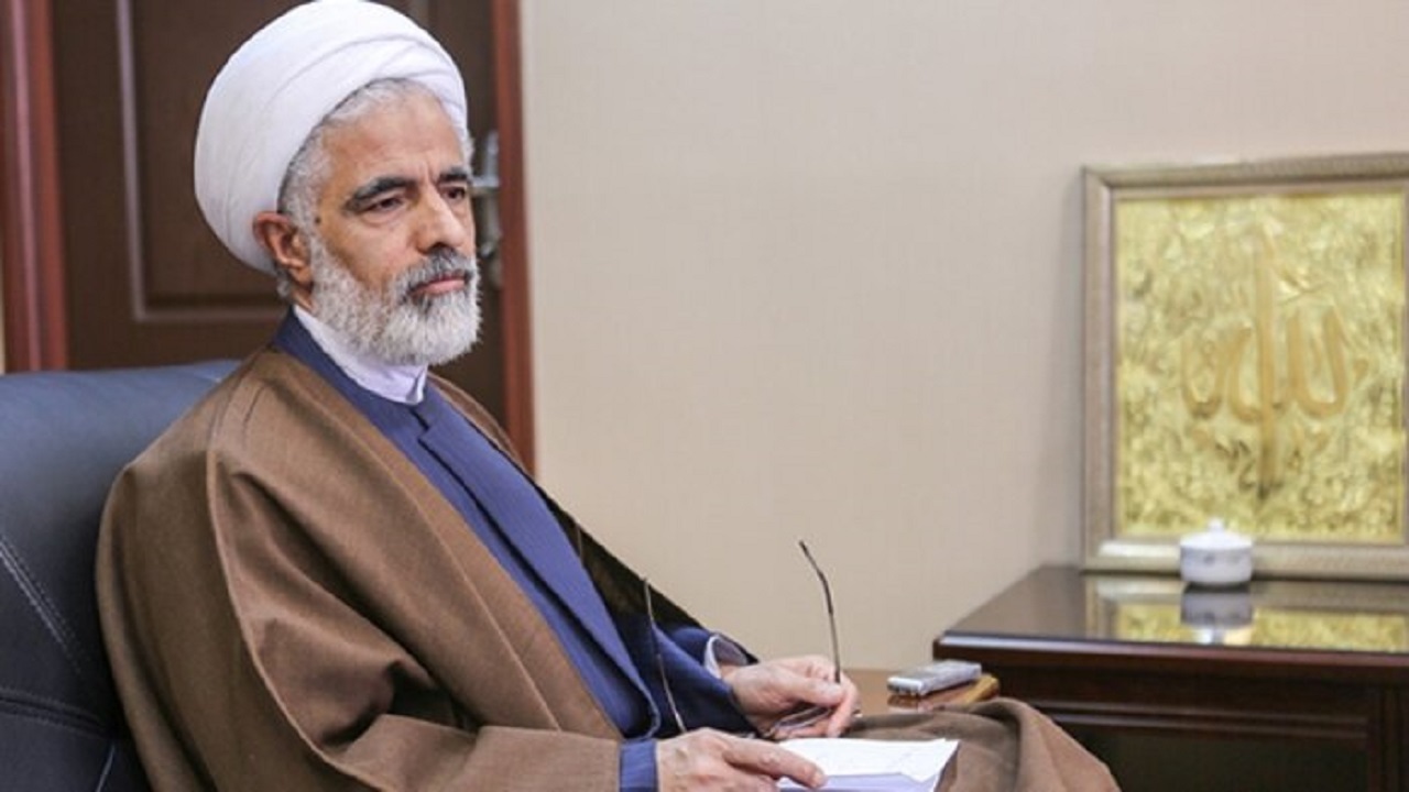 درصدد راهکار جلب اعتماد نخبگان ایران در خارج باشیم