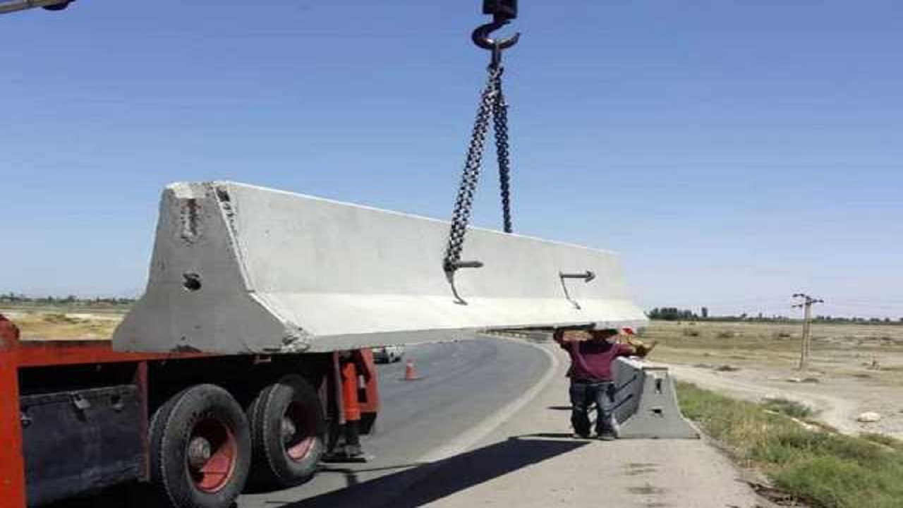نصب ۲۵ کیلومتر نیوجرسی در محور‌های مواصلاتی استان همدان