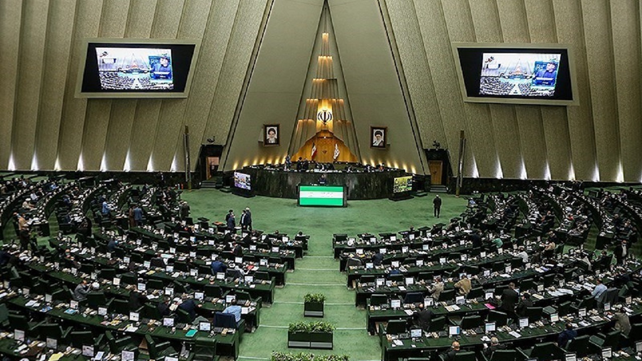 ۶ نماینده استان مرکزی اعلام کردند خودرو نگرفته اند 