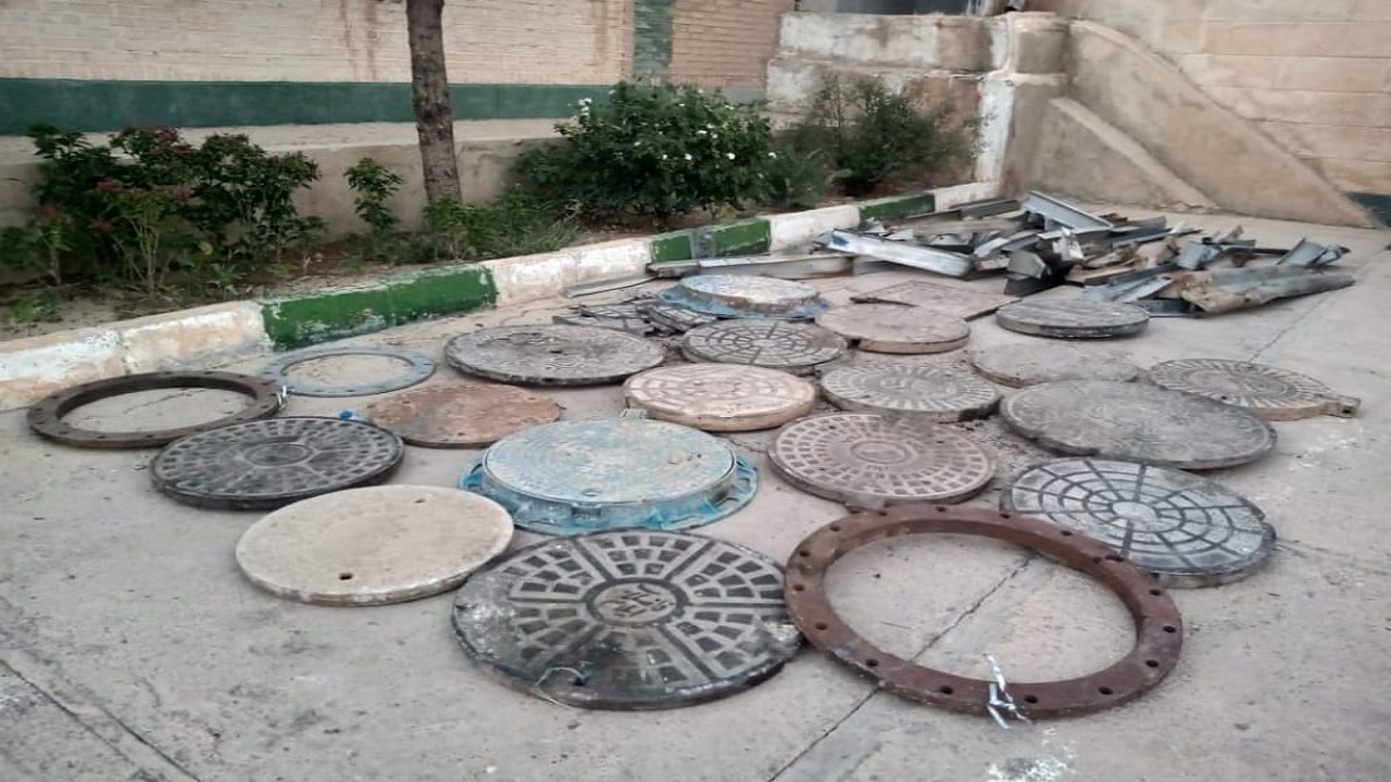 کشف ۳۷ درب منهول فاضلاب در اهواز