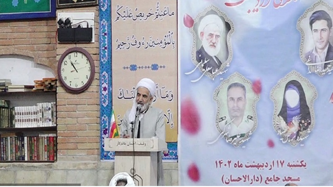 گرامیداشت یاد شهدای ماه اردیبهشت کشور در کردستان