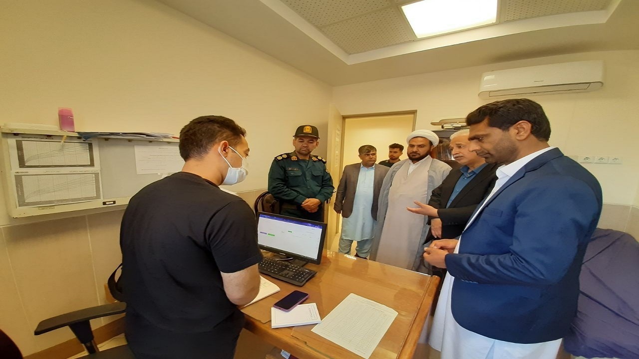بازدید سرزده فرماندار تفتان  ز مرکز جامع سلامت شهرستان تفتان
