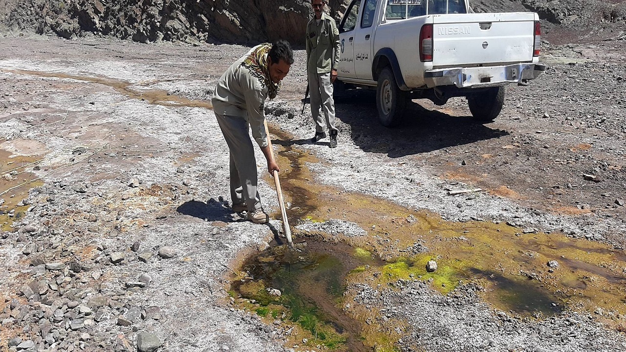 لایروبی ۲۰ عدد چشمه در دستور کار محیط بانان