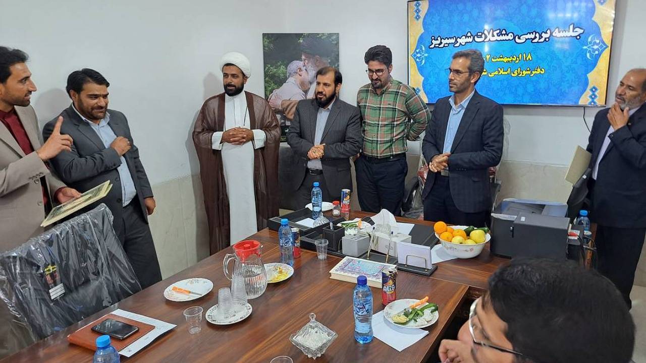 بررسی مطالبات مردمی در جلسه شورای اداری زرند