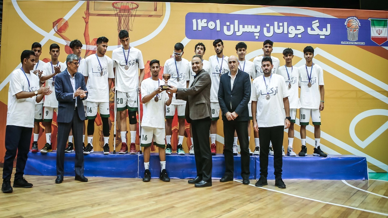 بلندقامتان پاس بندرلنگه بر سکوی سوم کشور ایستادند