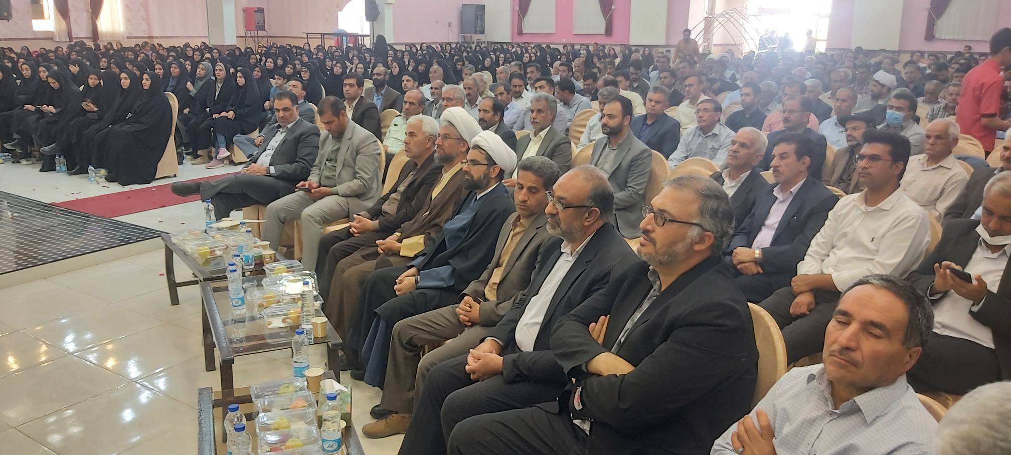 مراسم تجلیل از معلمین نمونه شهرستان انار برگزار شد