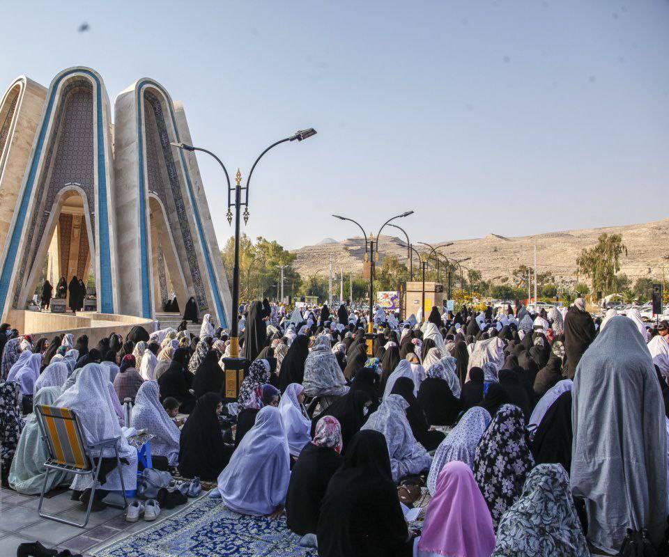 نماز عید در لارستان