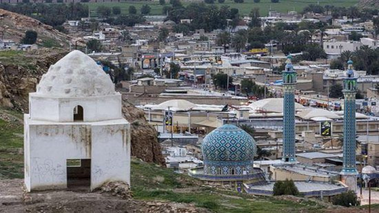 برگزاری برنامه‌های متنوع در سالروز سفر تاریخی مقام معظم رهبری به لارستان + تصاویر