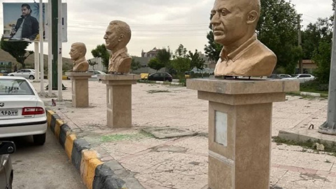 نصب سردیس شهدای مقاومت و مدافعین حرم در میدان آزادگان