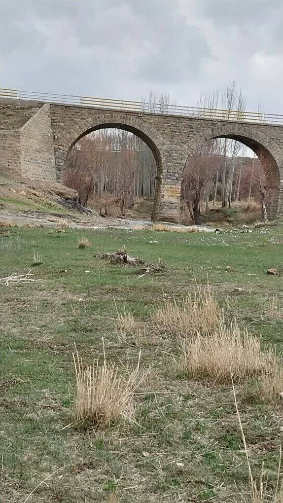 نمایی از پل نوغان