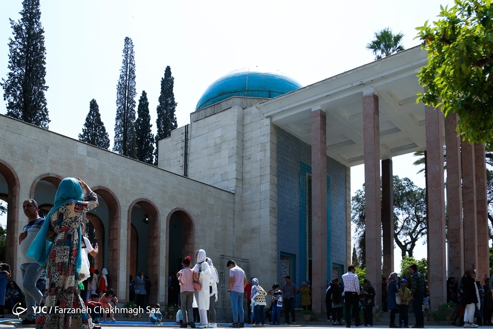 آرامگاه سعدی در اردیبهشت