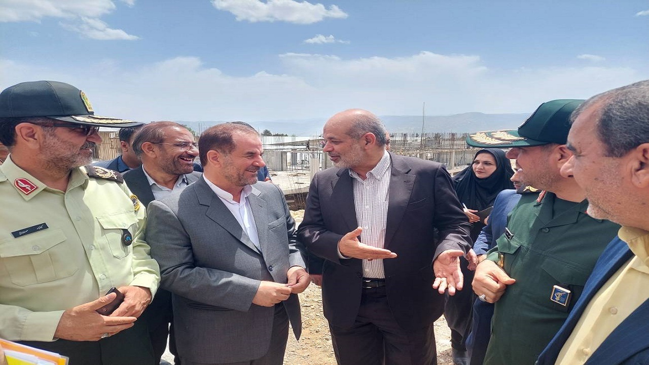 سفر وزیر کشور به کهگیلویه و بویراحمد/ وحیدی: عزم دولت برای تکمیل نهضت ملی مسکن جدی است