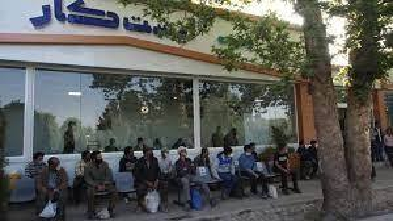 ساماندهی کارگران حاشیه میادین با احداث خانه کارگر و راه‌اندازی برنامه اینترنتی کارگر یاب
