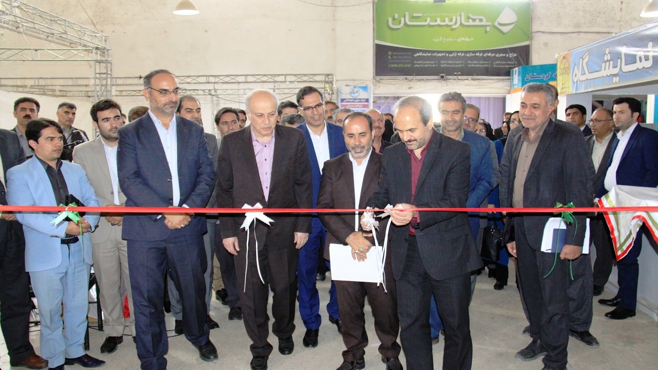 افتتاح نمایشگاه تولیدات کارگاه‌های خود‌اتکایی مدارس شبانه روزی کردستان