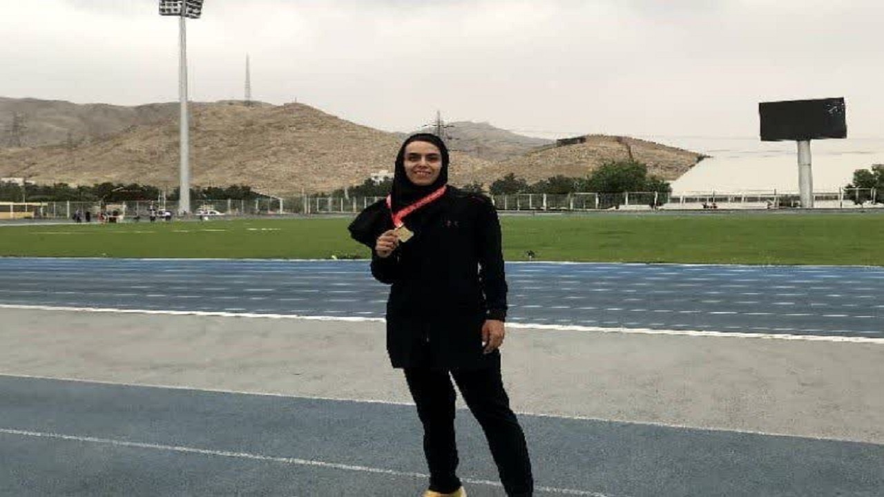 قهرمانی بانوی دونده کردستانی در رقابت‌های دو و میدانی کشور