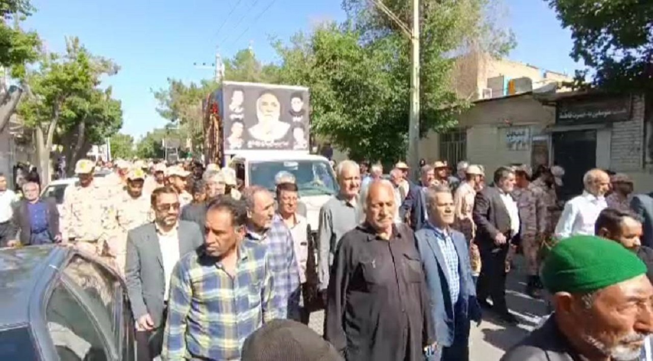 تشییع پیکر پدر شهیدان ضیایی در شهر مبارکه