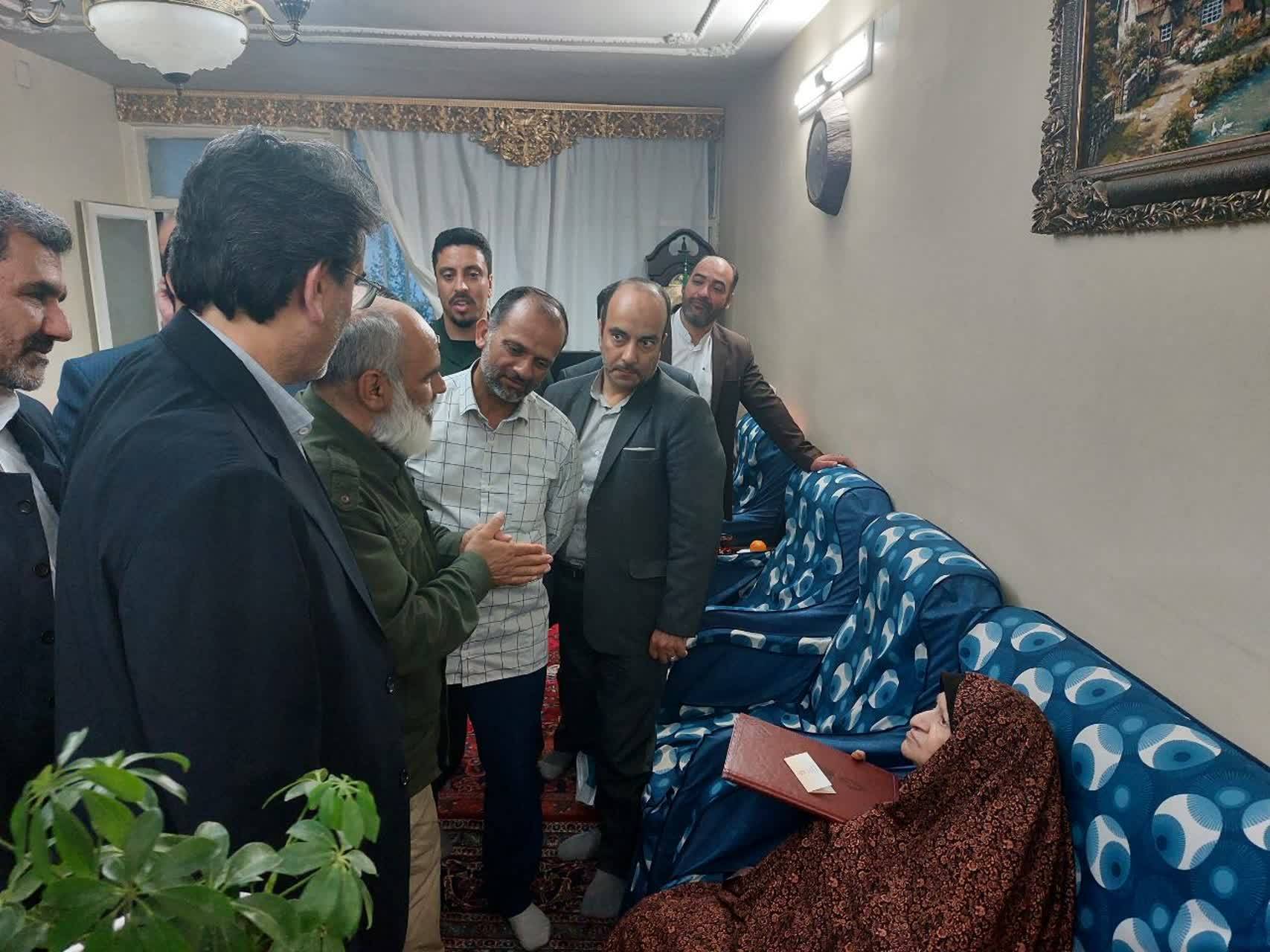 دیدار با مادر شهید