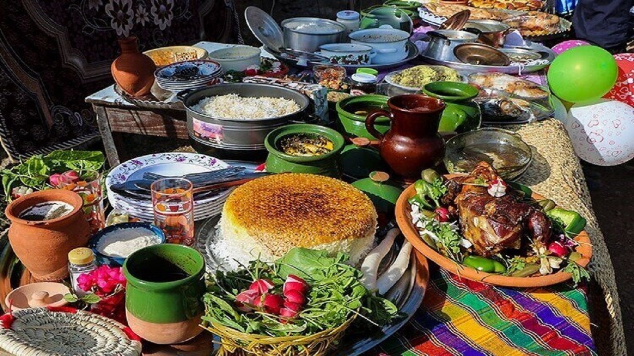 اولین جشنواره غذا‌های گیاهان بهاری در کردستان برگزار شد + فیلم