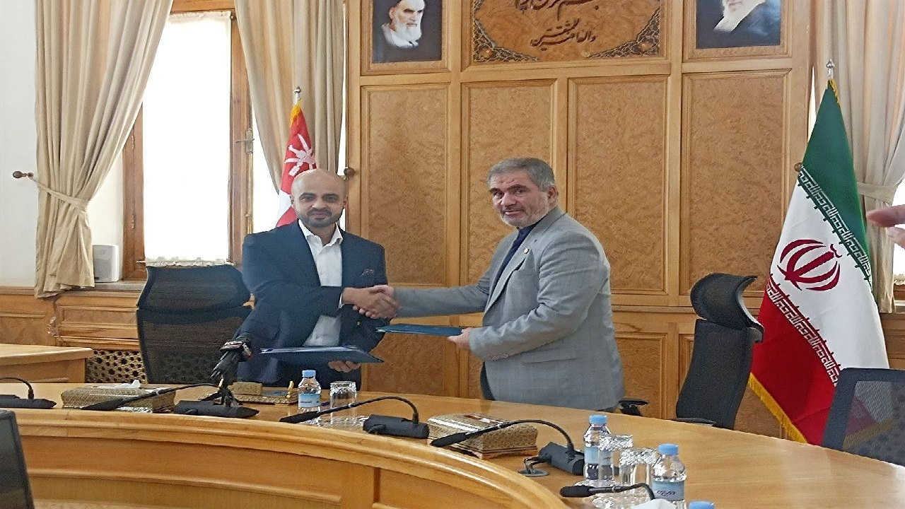 امضای تفاهم‌نامه همکاری میان شرکت‌های پست ایران و عمان