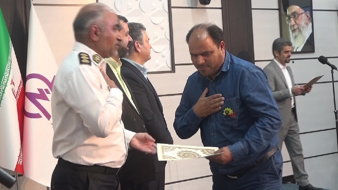 تجلیل از ۲۶ نیروی شرکت برق خراسان جنوبی