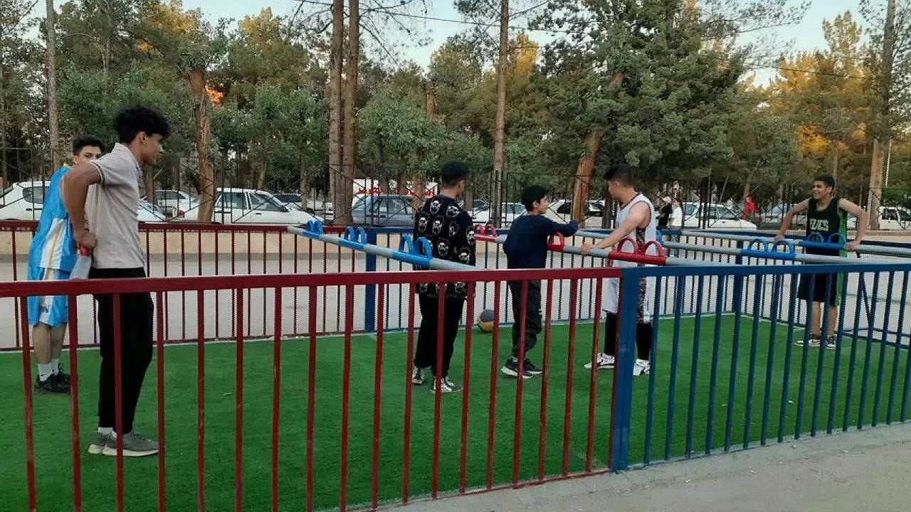 ساخت نخستین فوتبال‌دستی انسانی در کرمان