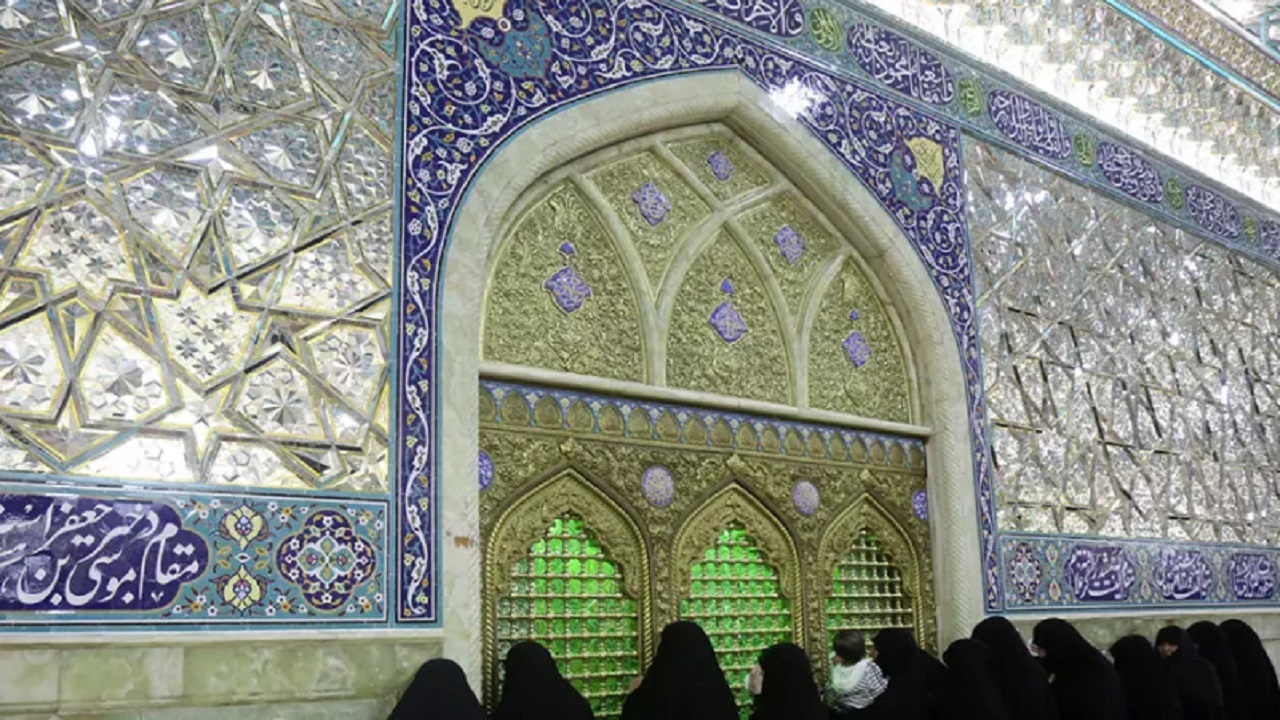 غبارروبی ضریح مطهر بانوی کرامت+فیلم
