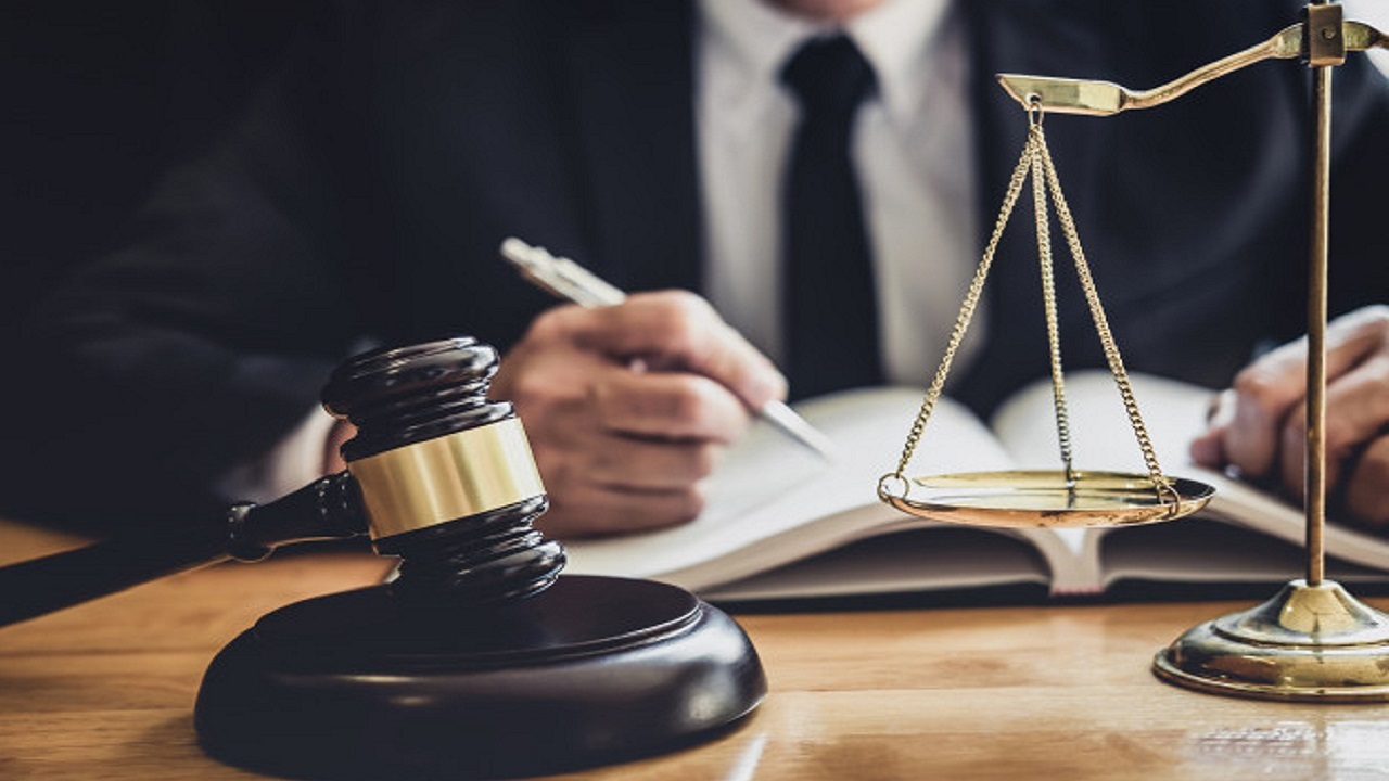 تمدید مهلت ثبت نام در آزمون پذیرش متقاضیان پروانه کارآموزی وکالت