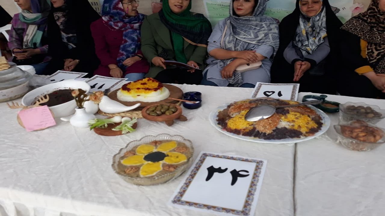 جشنواره غذای اقوام ایرانی و بازی‌های بومی محلی در مهرگان برگزار شد