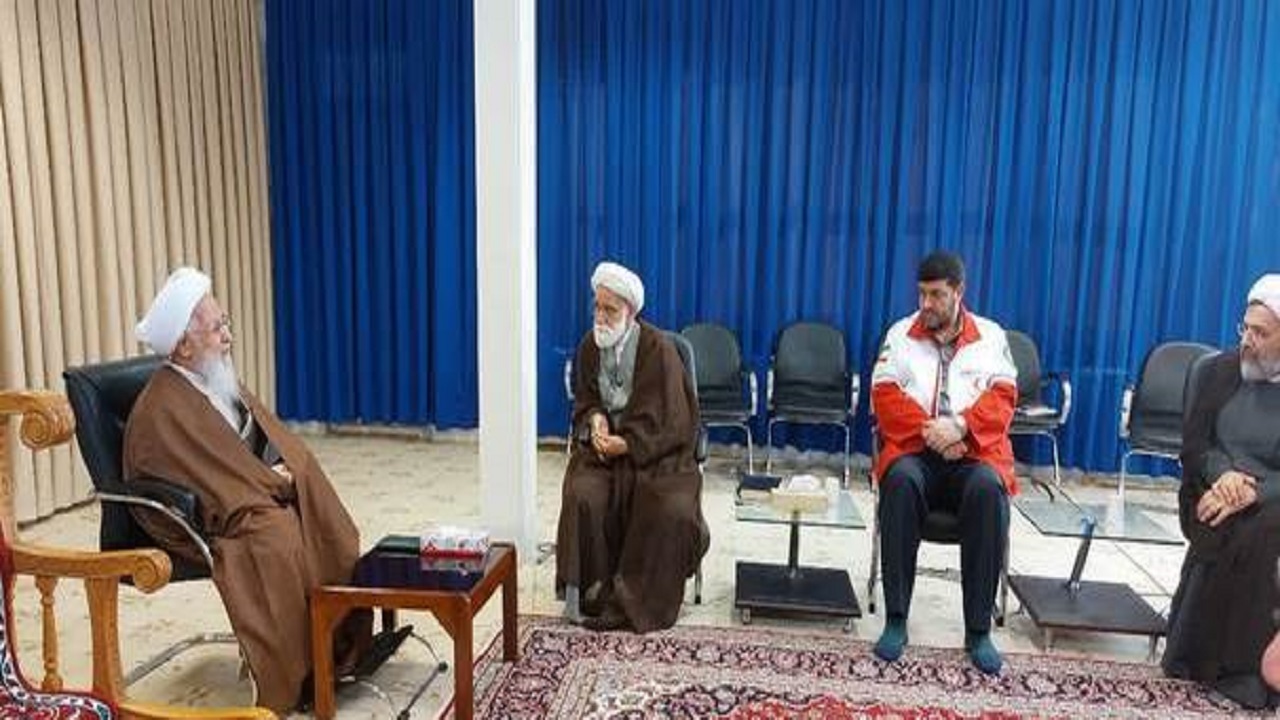 دیدار رئیس و نماینده ولی فقیه در جمعیت هلال احمر کشور با آیت الله جوادی آملی